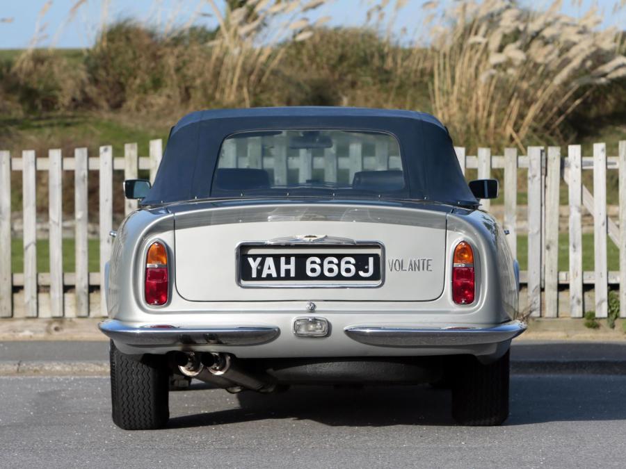  Aston Martin DB6 Volante (Mk II) 1969 года  (UK) (фото 2 из 10)